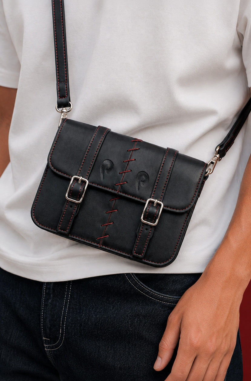 HOOK BAG - BLACK AND RED