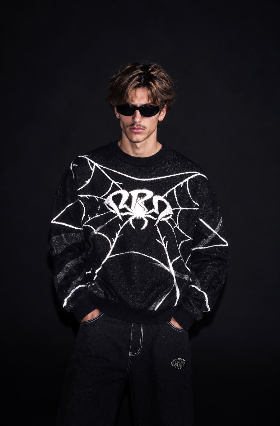 Le pull dans le noir, au flash
