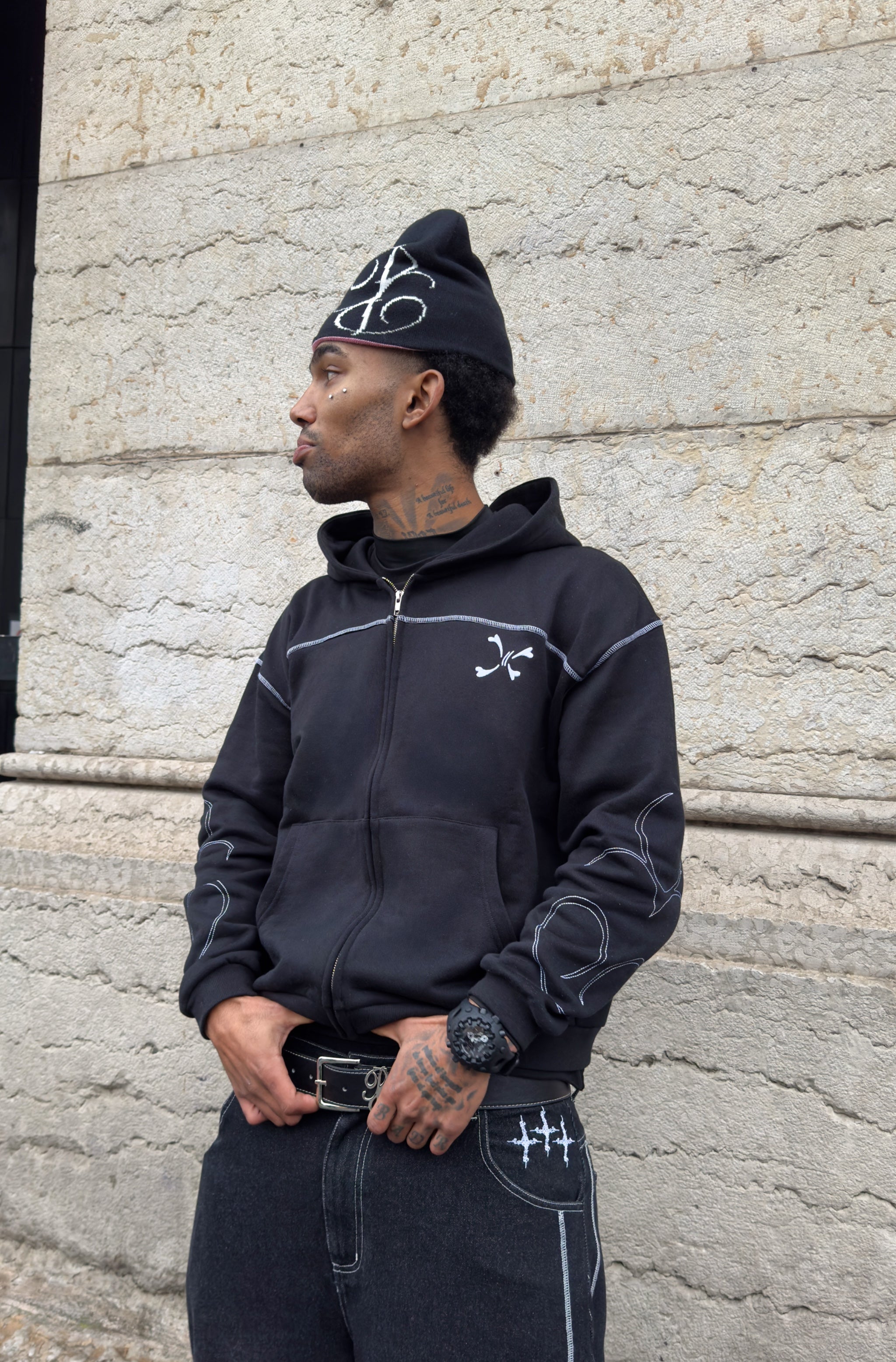 Aura Zip Black - Purple Place