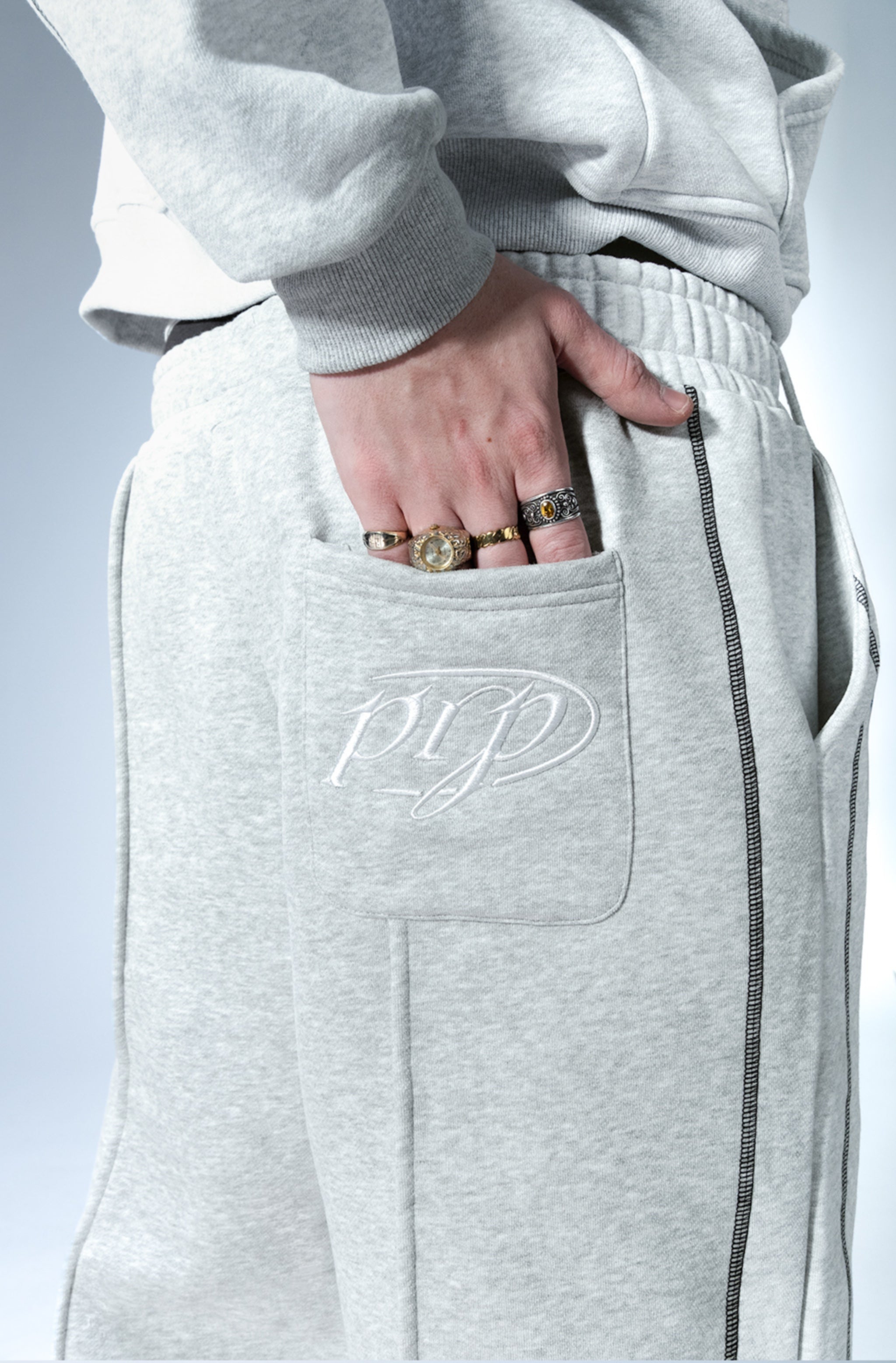 OVERSIZED GREY JOGGER - Purple Place