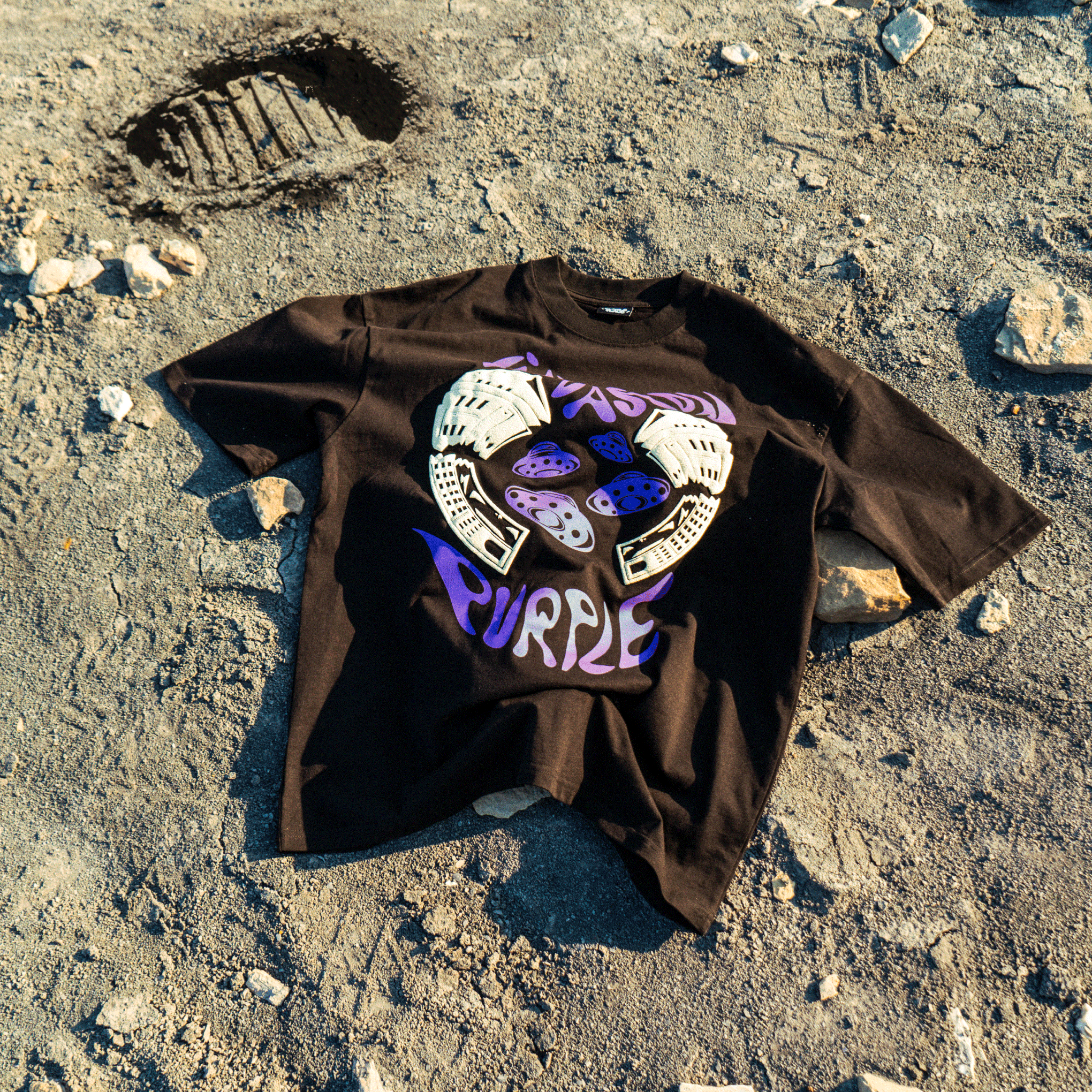 Invasion T-shirt - Purple Place